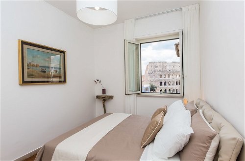 Foto 8 - Rental In Rome Colosseum View Luxury Apartment