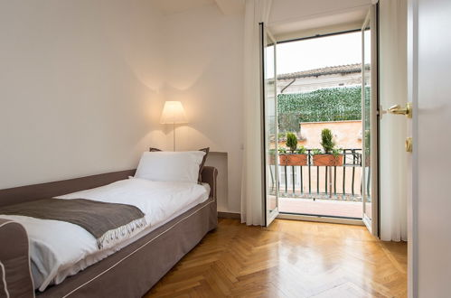 Photo 4 - Rental In Rome Colosseum View Luxury Apartment