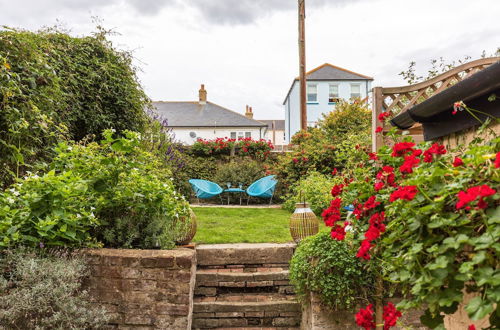 Photo 25 - Seafront Apartment Private Garden & Free Parking