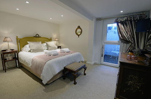 Photo 18 - The Cwtch - Luxury Cottage Sea Views Pet Friendly