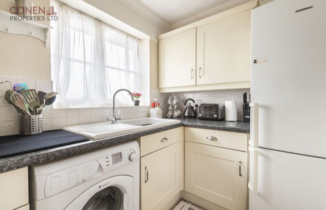Stunning 2-bed Apartment in Grays - Foto 8