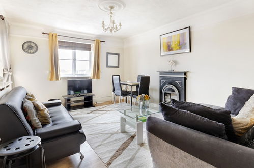 Photo 11 - Stunning 2-bed Apartment in Grays