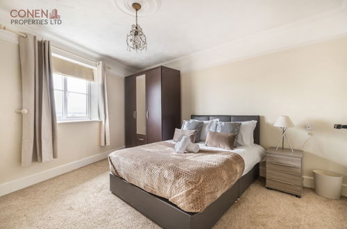 Photo 5 - Stunning 2-bed Apartment in Grays