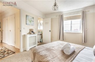 Photo 2 - Stunning 2-bed Apartment in Grays