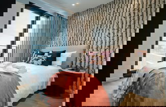 Photo 2 - Sensational Studio Apartment in Londons Vibrant Canary Wharf