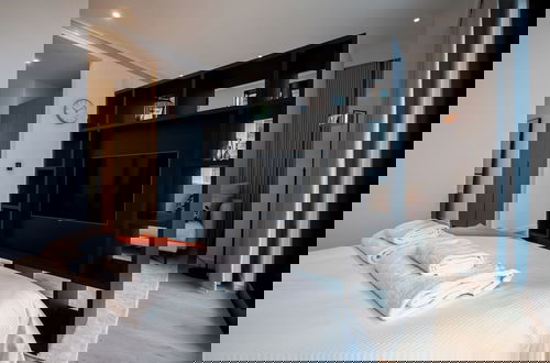 Photo 6 - Sensational Studio Apartment in Londons Vibrant Canary Wharf