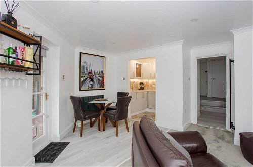 Photo 12 - Homely 2 Bedroom Apartment in Maida Vale