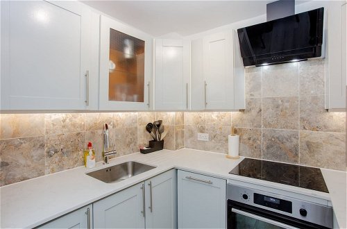 Photo 8 - Homely 2 Bedroom Apartment in Maida Vale