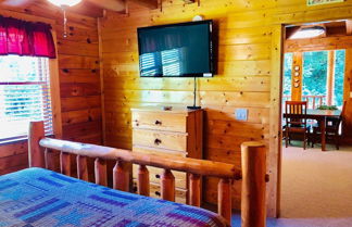 Foto 2 - Creekside Dreams - One Bedroom Cabin