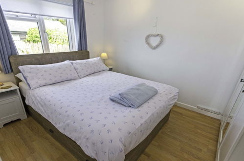 Photo 4 - Swallows Croyde 3 Bedrooms, Sleeps 6, Beach Chalet