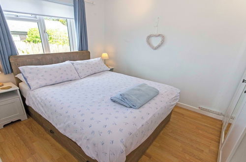 Photo 4 - Swallows Croyde 3 Bedrooms, Sleeps 6, Beach Chalet