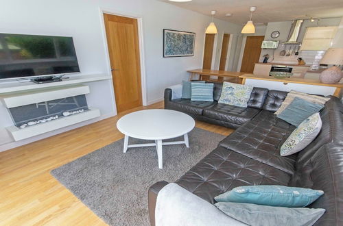 Foto 3 - Swallows Croyde 3 Bedrooms, Sleeps 6, Beach Chalet