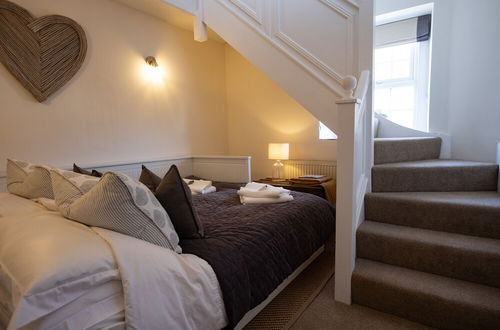 Photo 2 - The Flat - Luxurious Apartment in Central Bridport