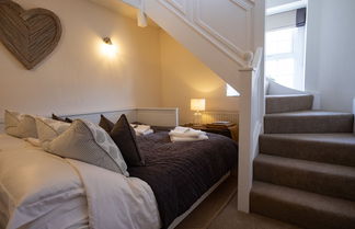 Photo 2 - The Flat - Luxurious Apartment in Central Bridport