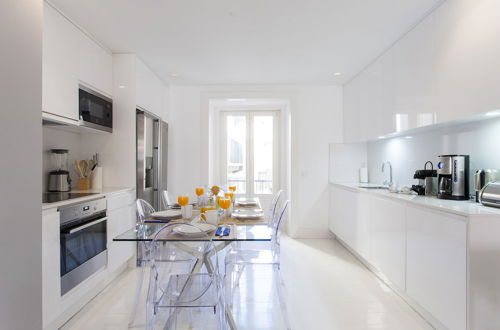 Photo 12 - ALTIDO Gorgeous 2-bed home, 3 mins from Lisbon Cathedral