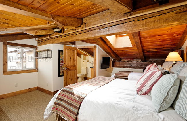 The Crestwood Condominiums - Foto 12
