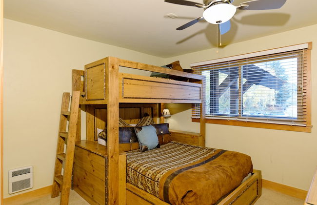 The Crestwood Condominiums - Foto 22