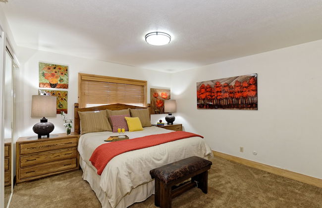 The Crestwood Condominiums - Foto 19