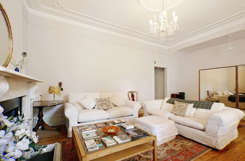 Photo 14 - Classic Beautiful Apartment