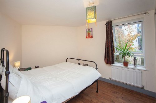 Photo 4 - Special 3 Bedroom Townhouse With Parking in Bristol