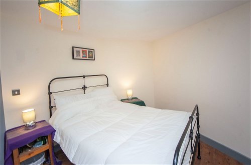 Photo 3 - Special 3 Bedroom Townhouse With Parking in Bristol