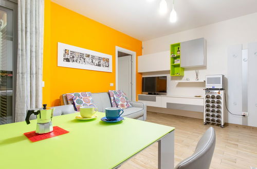 Photo 6 - Colorful Boccaccio Apartment