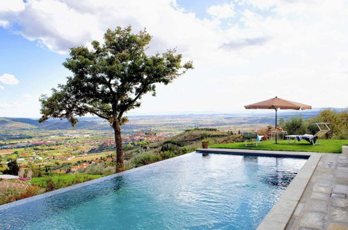Foto 19 - Scenic Villa in Castiglion Fiorentino With Pool