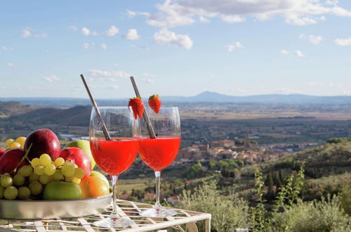 Photo 35 - Scenic Villa in Castiglion Fiorentino With Pool