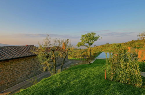 Photo 29 - Scenic Villa in Castiglion Fiorentino With Pool