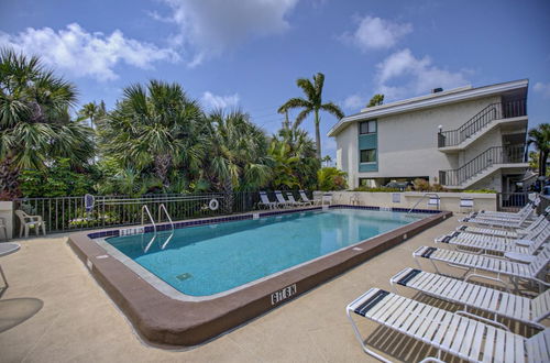 Photo 16 - Anna Maria Island Bridge Port Beach Resort