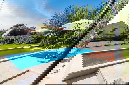 Photo 1 - Apartment With Private Pool in Pula