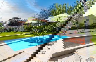 Photo 1 - Apartment With Private Pool in Pula