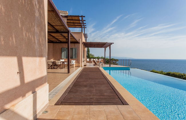 Absolute Villa by Stylish Stays - Photo 70
