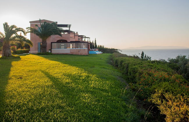Absolute Villa by Stylish Stays - Photo 69