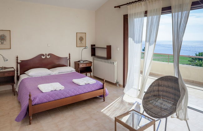Absolute Villa by Stylish Stays - Photo 17