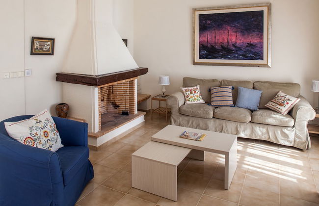 Absolute Villa by Stylish Stays - Photo 31