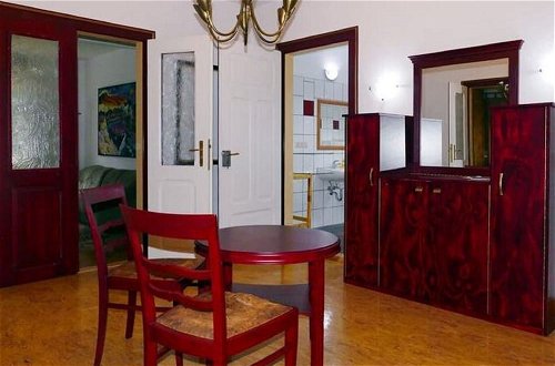 Foto 18 - Exclusive Apartment in an art Nouveau Villa
