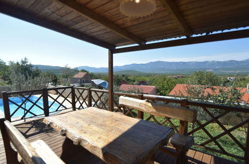 Photo 11 - Welcoming Holiday Home in Ugljane With Swimming Pool