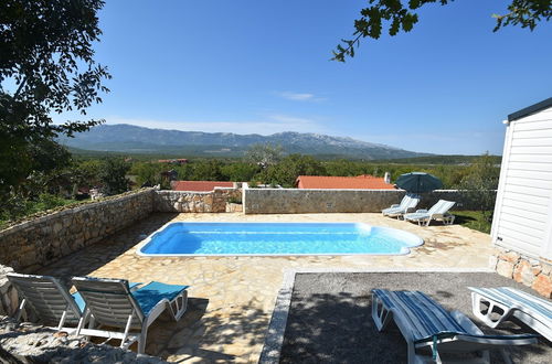 Photo 21 - Welcoming Holiday Home in Ugljane With Swimming Pool