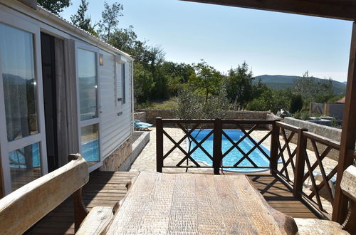 Photo 12 - Welcoming Holiday Home in Ugljane With Swimming Pool