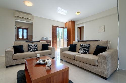 Foto 8 - Charming 2 bedroom apartment 'DC11' - with communal pool and resort facilities, Helios Heights village on Aphrodite Hills Resort