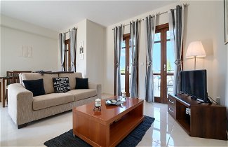 Foto 1 - Charming 2 bedroom apartment 'DC11' - with communal pool and resort facilities, Helios Heights village on Aphrodite Hills Resort