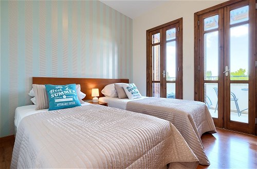 Photo 2 - Charming 2 bedroom apartment 'DC11' - with communal pool and resort facilities, Helios Heights village on Aphrodite Hills Resort