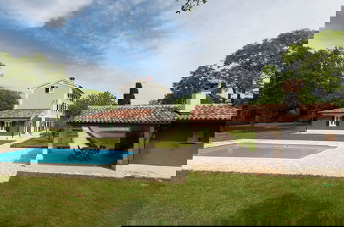 Foto 22 - Beautiful Villa With Swimming Pool