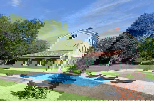 Foto 37 - Beautiful Villa With Swimming Pool
