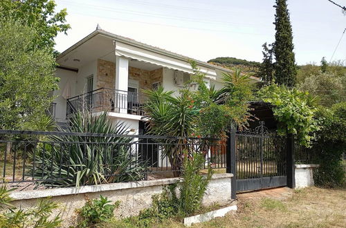 Photo 28 - Seaside Holiday Home With Balcony