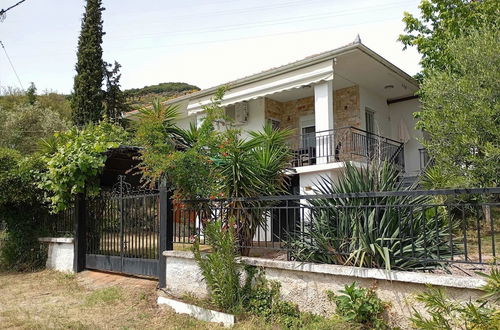 Photo 1 - Seaside Holiday Home With Balcony