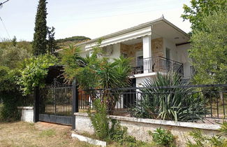 Foto 1 - Seaside Holiday Home With Balcony