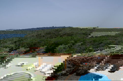 Photo 19 - Relaxing Apartment in Banjole With Shared Pool