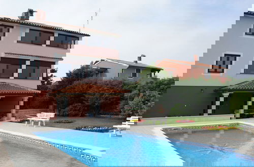 Photo 15 - Relaxing Apartment in Banjole With Shared Pool